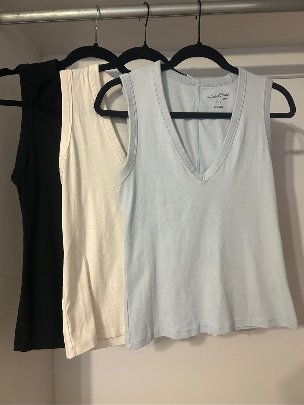 Bundle of 3 Universal Thread V-Neck Tank - Light Blue, Cream, Black size medium